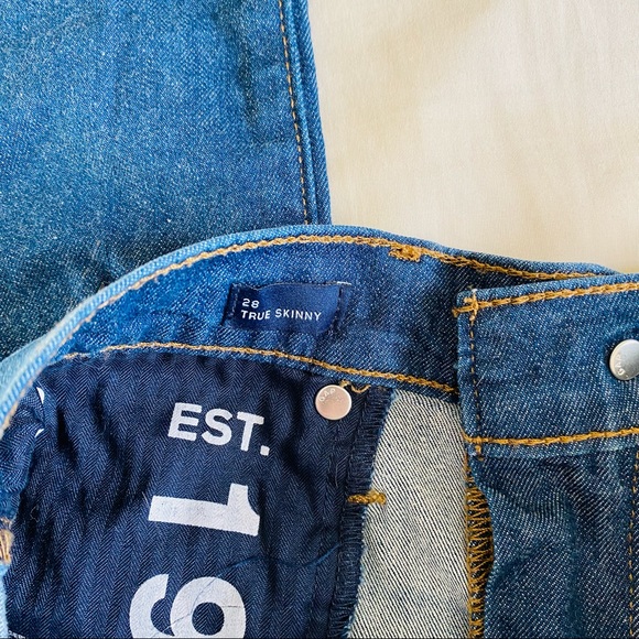GAP True Skinny Jeans - Picture 5 of 5